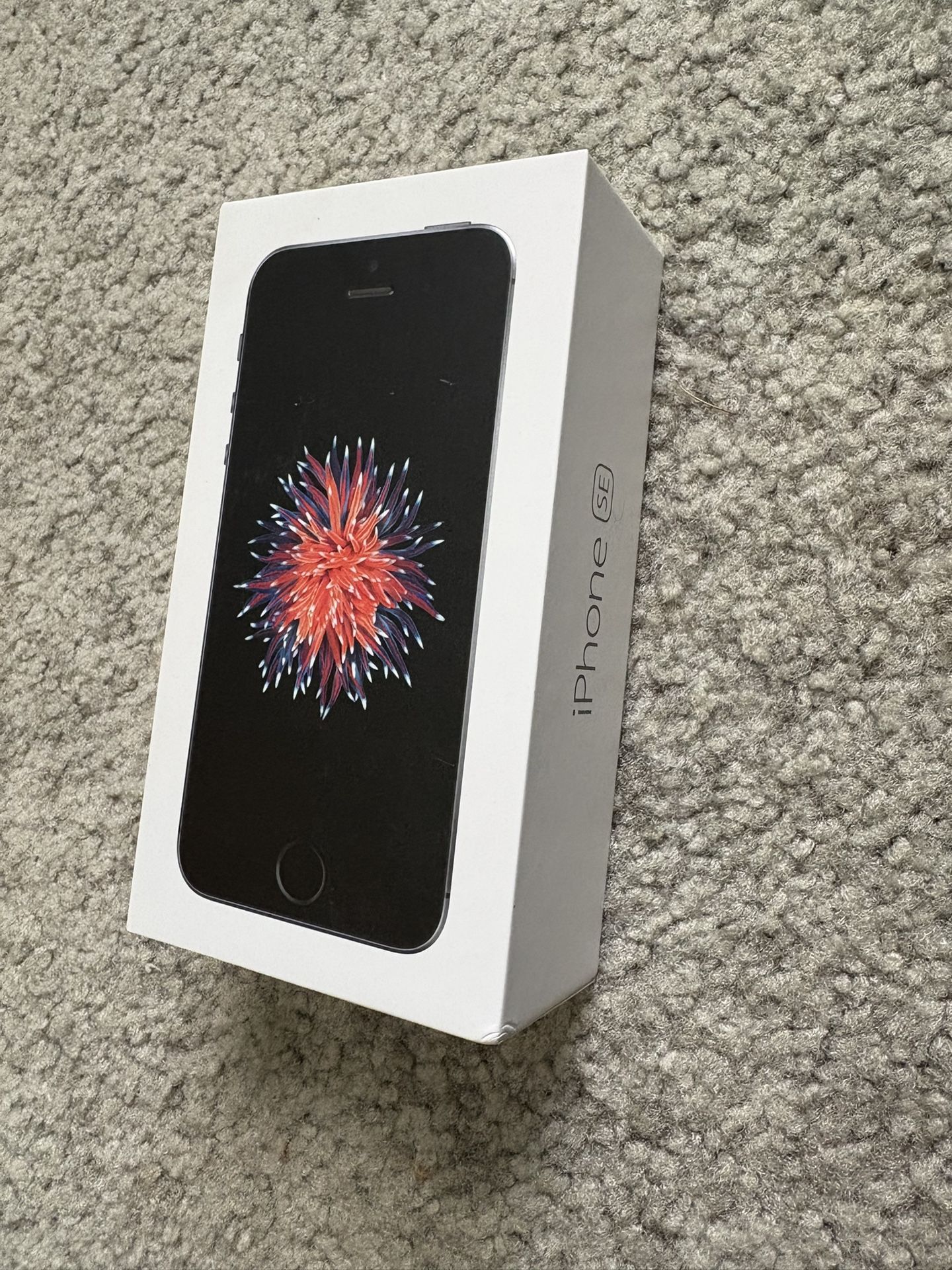 iPhone SE Box