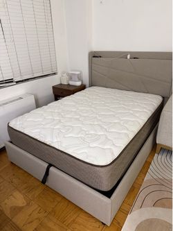 Full-Size Mattress – Like New, Excellent Condition