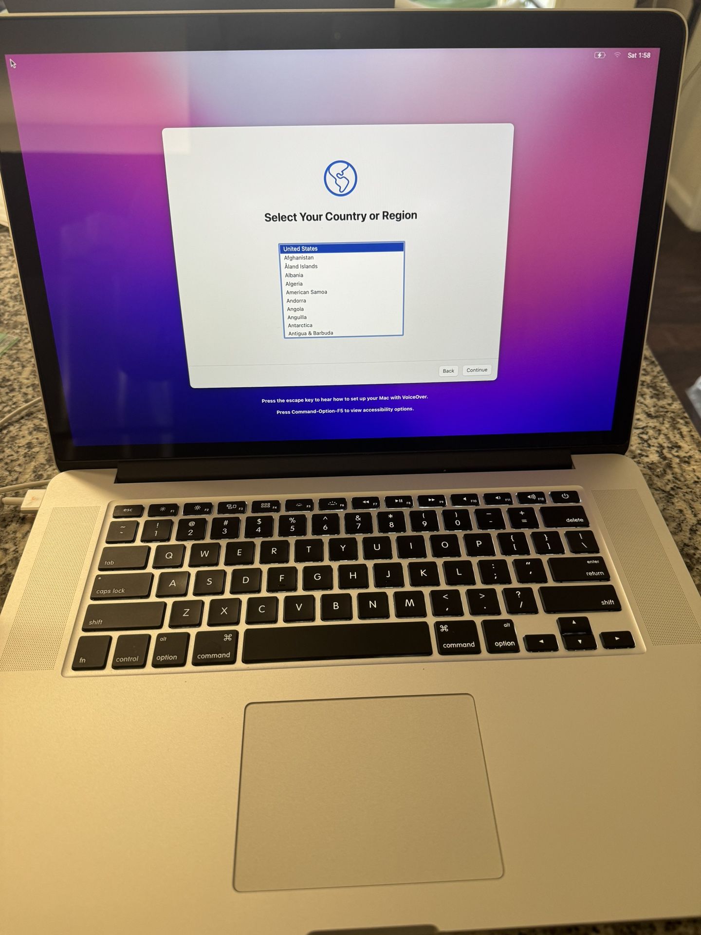 Apple MacBook Pro (Retina, 15 Inch, Mid 2015) Model A1398 1 TB