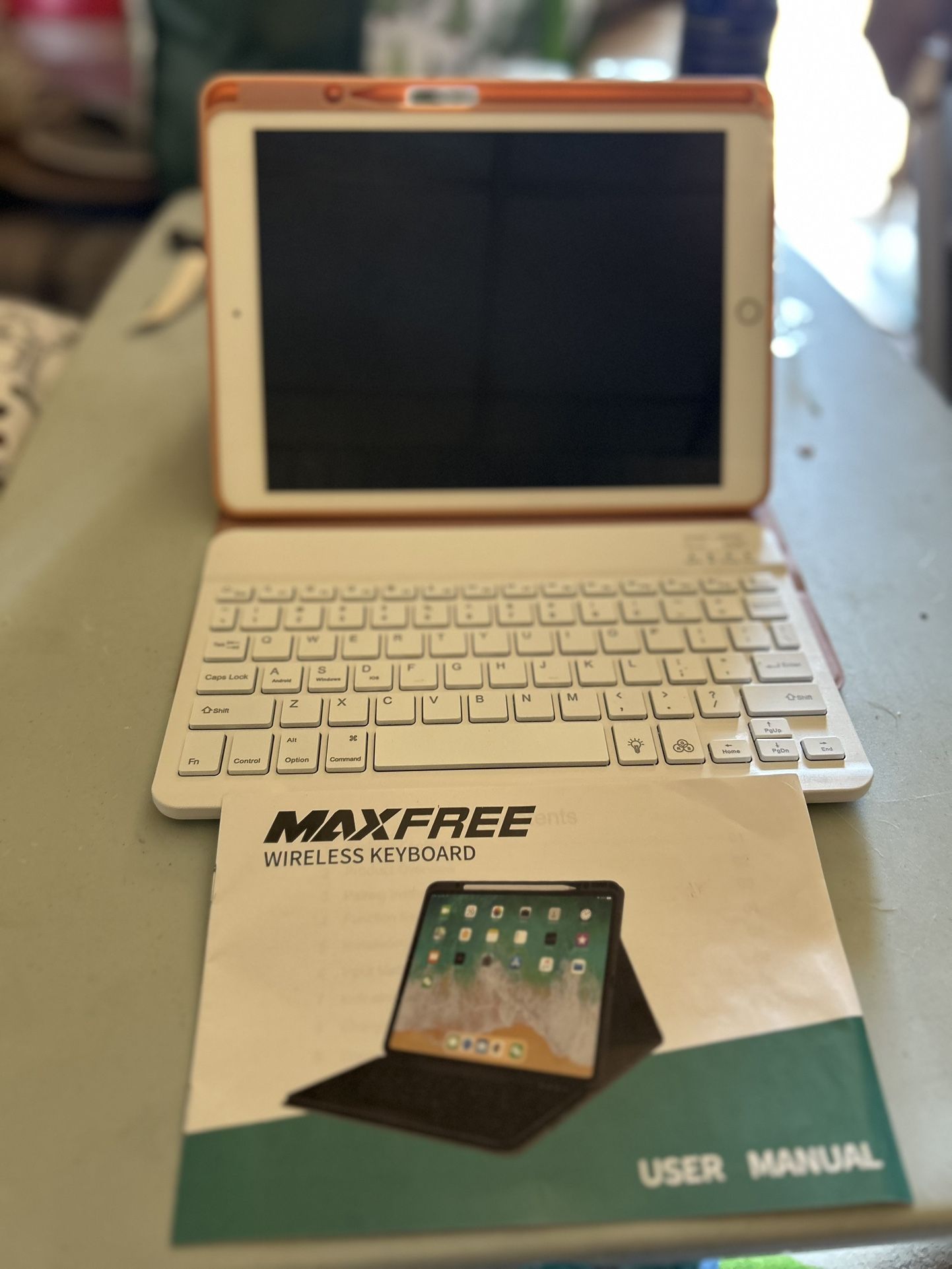 Maxfree iPad Case With Keyboard (iPad Not Included)