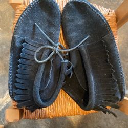Womens Size 7 Moccasins 