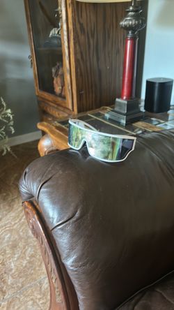 Full guard, Reflecting sunglasses