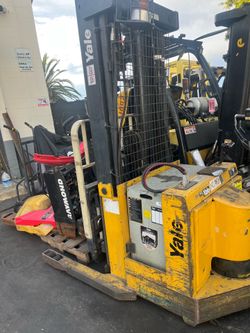Yale walkie stacker pallet jack