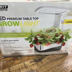 Feit Electric 20 in. 37-Watt Integrated Full Spectrum LED Non-Dimmable Indoor Table Top Plant Grow Light Fixture Daylight