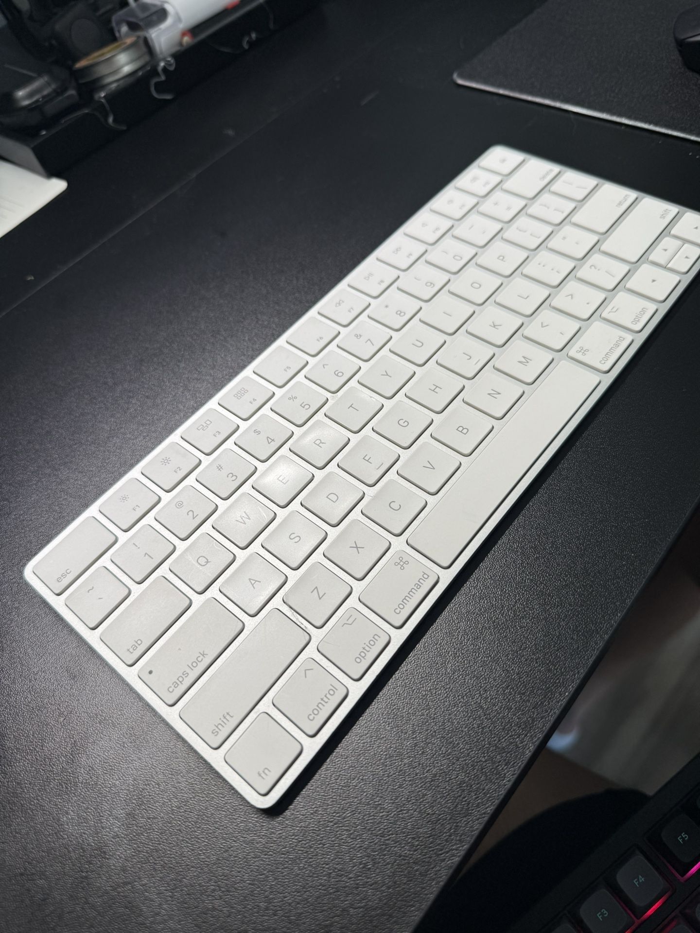 Apple Magic Keyboard Mini (Wireless, +  Lightning Cable)