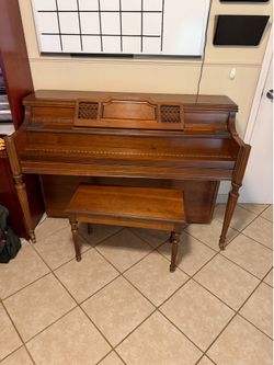 Story and Clark piano