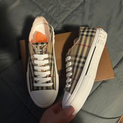 Burberry Shoes 
