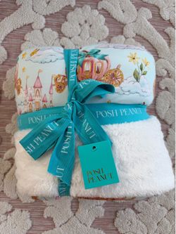 Posh peanut large blanket NWT