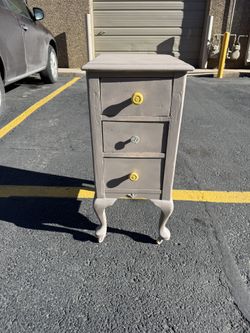 Classic Wooden 3-Drawer Side Table