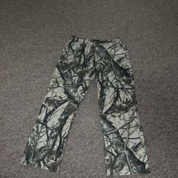 PrettyLittleThing camo jeans