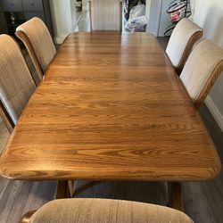 Dining room Table