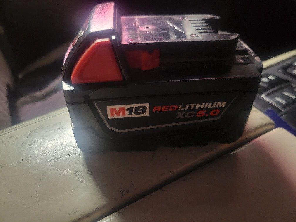 
The Milwaukee M18 REDLITHIUM XC5.0 battery