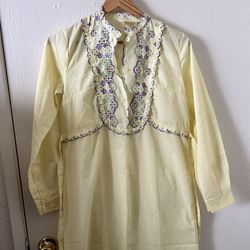 Vintage S/M Yellow “Lilys” Shanghai China Hand Embroidered Gown With Flower 