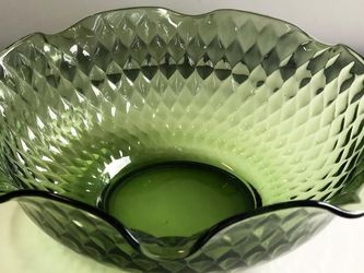 Vintage Indiana Green Glass Serving Bowl.