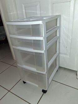 4 drawer plastice storage drawers on wheels $10 FIRM