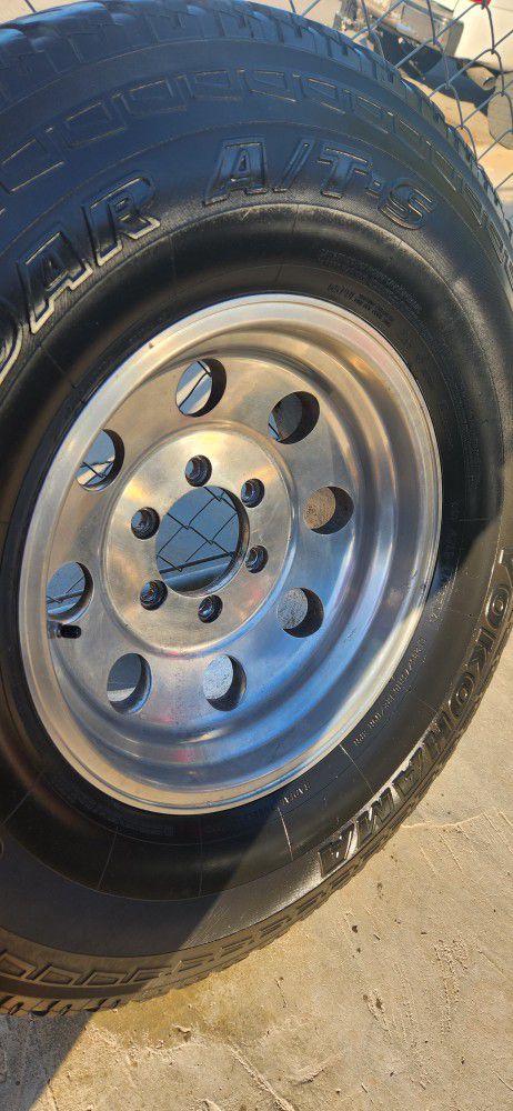 16's Chevy 6 lug Rims (Tires included)