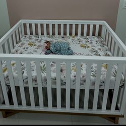 Baby crib/ Toddler bed 