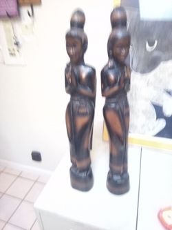 thai Sawasdee praying women statue