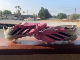 Soccer cleats