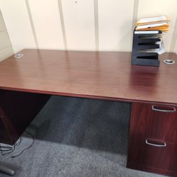 FREE OFFICE DESK