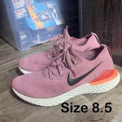 Nike Tennis  8.5 