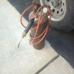 Acetylene Tank For Plumbing Or Heating Up Things $25