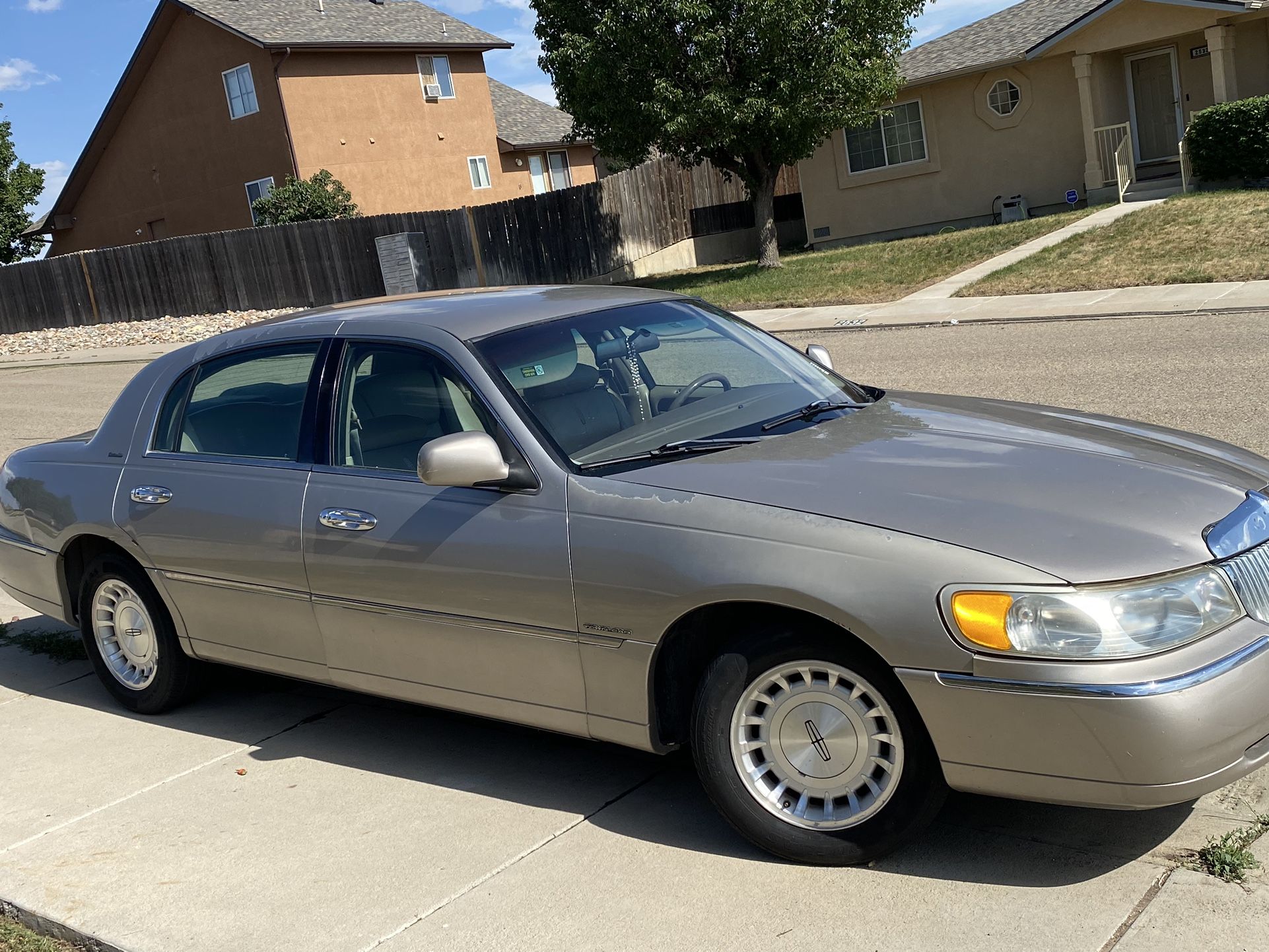 1999 Lincoln Town Car