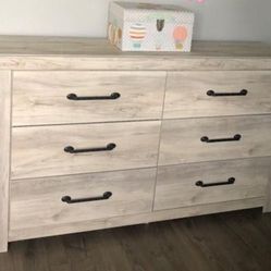 Brand New 💥 White Color Dresser/ Bedroom Furniture 