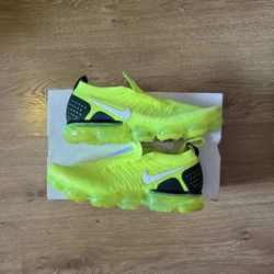 2018 Nike Air Vapor Max  Flyknit 2.0 ‘volt’ Size 8.5