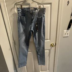 Levi’s Sculpt Jeans 