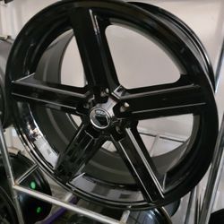22 Inch Wheels 5lugs   New 4pcs$1000