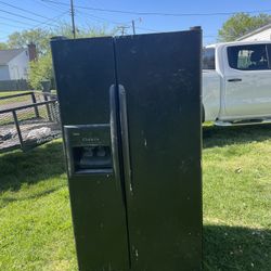 Stove And Refrigerator 