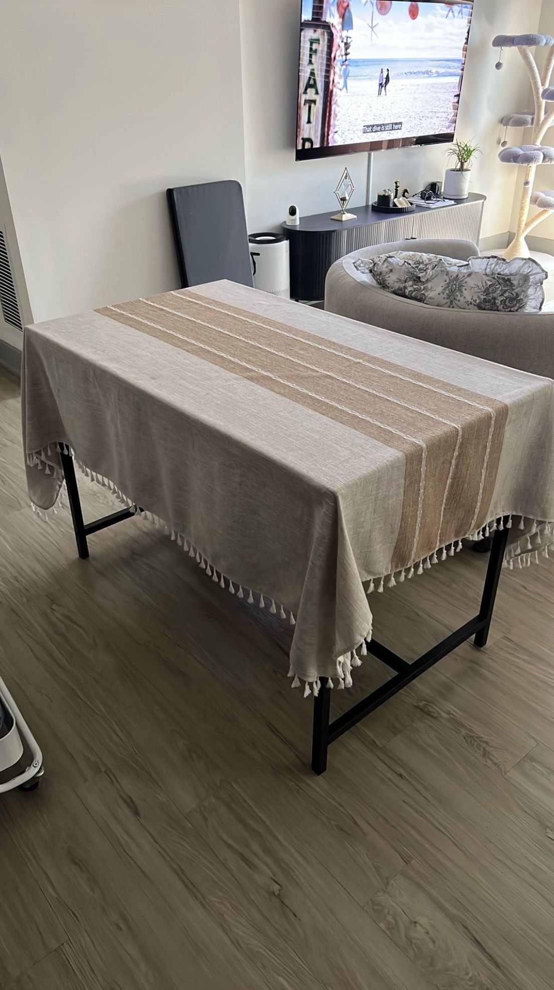 Extendable dining Table