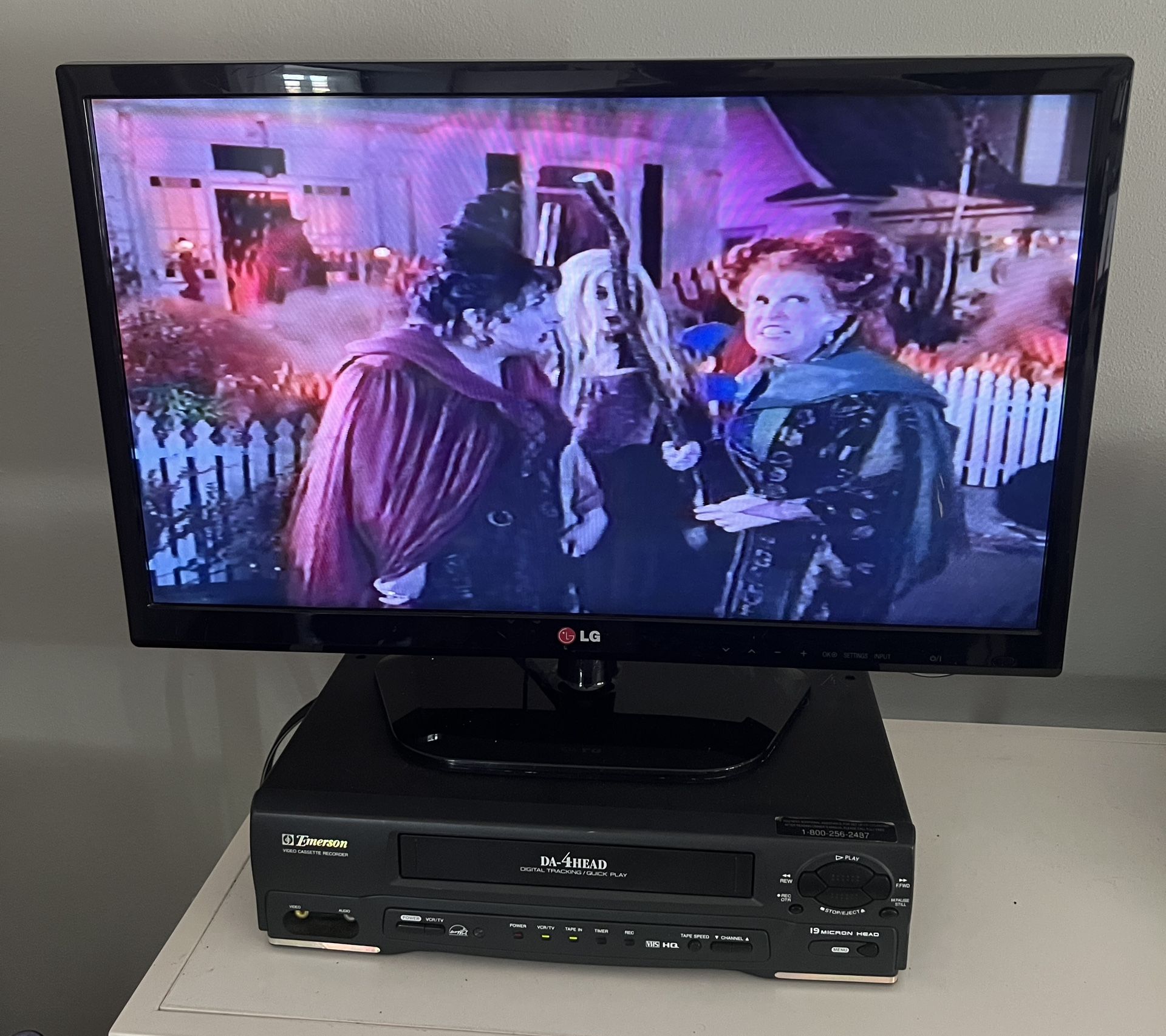 Emerson EWV401 VHS VCR Player No Remote 4 Head - Tested Working