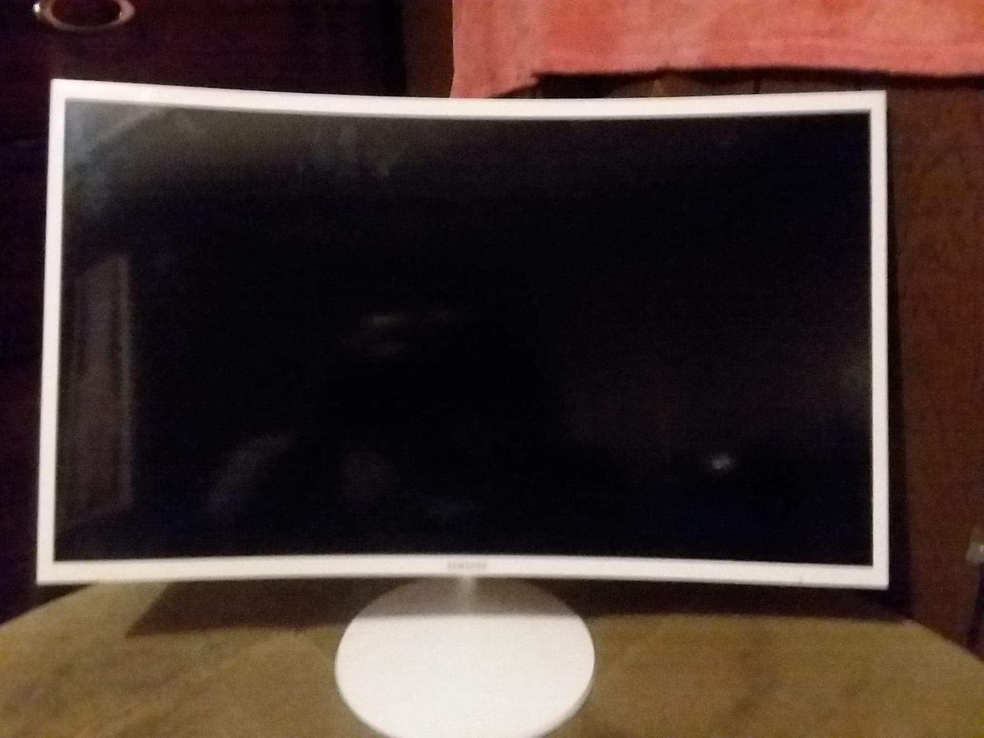 Samsung 27" White Curved LED Computer Monitor