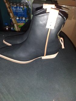 Women Boots Black 7 And 1/2
