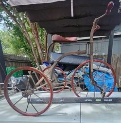 ATTENTION COLLECTORS. Antique or vintage child's tricycle.
