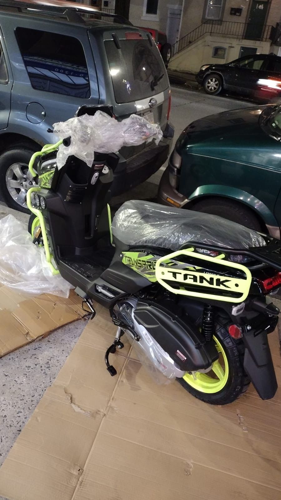   Scooter & Tank  & New & 200cc & 0 Miles 