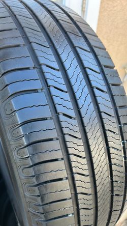 SET OF 4 TIRES 235/6018 GREAT CONDITION
