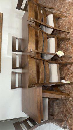 Brand New table of 8 heavy wood