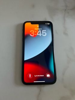 iPhone 11 Black 128gb Back Slightly Cracked