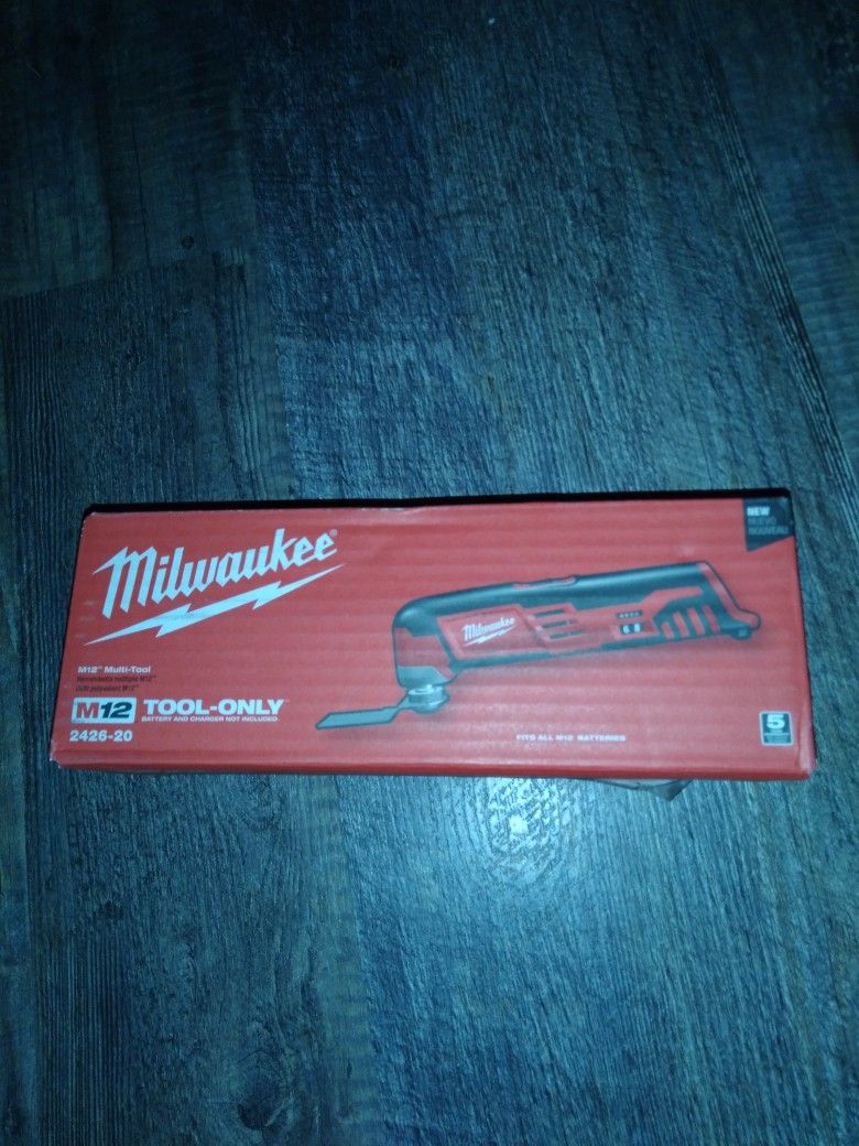 Milwaukee M12 Multi-Tool 