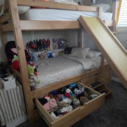 Kids Twin Bunk Bed