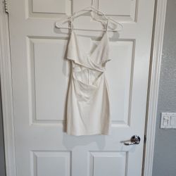 Cream color short, white dress size small.