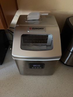 Cubed ice maker