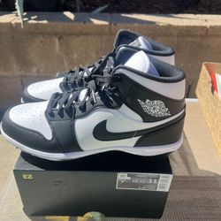 Jordan 1 Mid Football Cleats Panda 