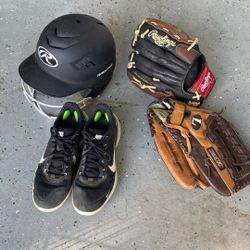 Women’s Softball Gear