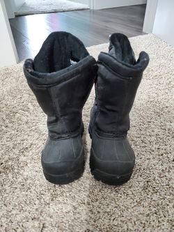 Baby snow boots size 5