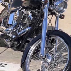 HARLEY DAVIDSON DEUCE CUSTOM 