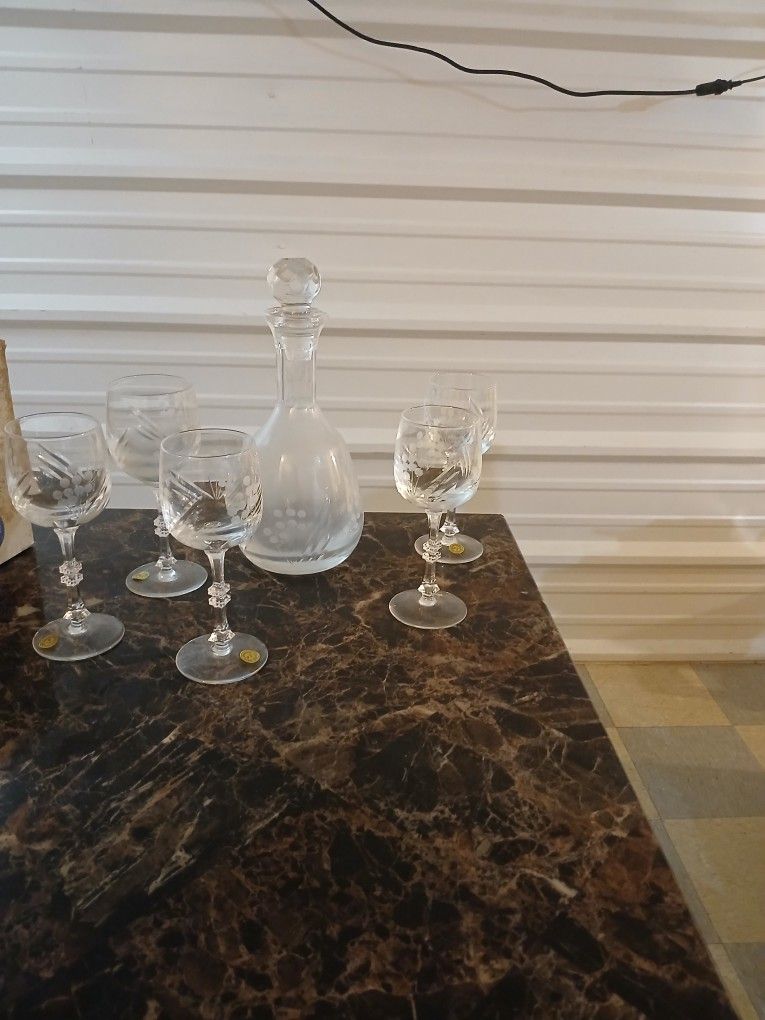 6 Piece Crystal Decanter Set